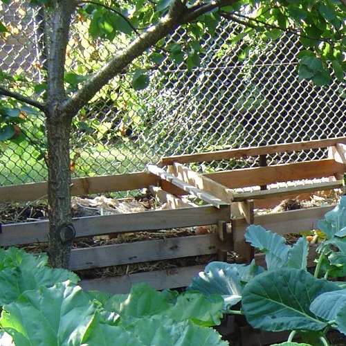 Wie lege ich einen Komposthaufen in meinem Garten an? (Praxis)